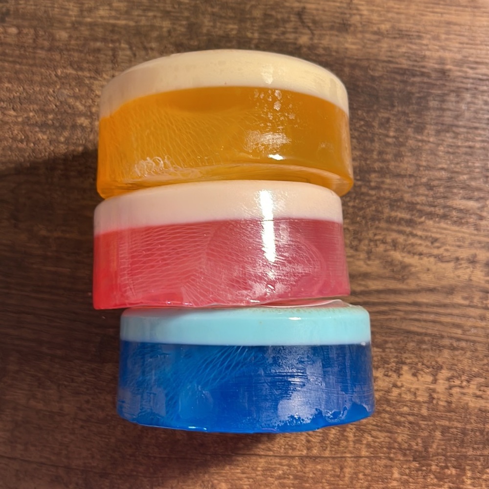 Sarah Swanson Beauty Bar Soap with exfoliating loofa essential oils - Picture 3 of 7